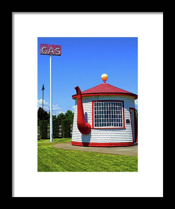 Historic Teapot Dome Service Station - Framed Print - Fry1Productions
