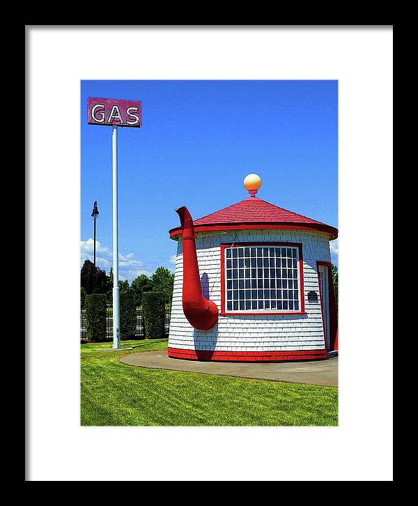 Historic Teapot Dome Service Station - Framed Print - Fry1Productions